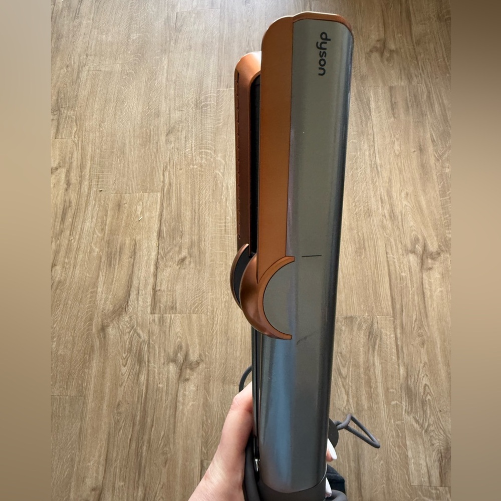 Dyson airstraight